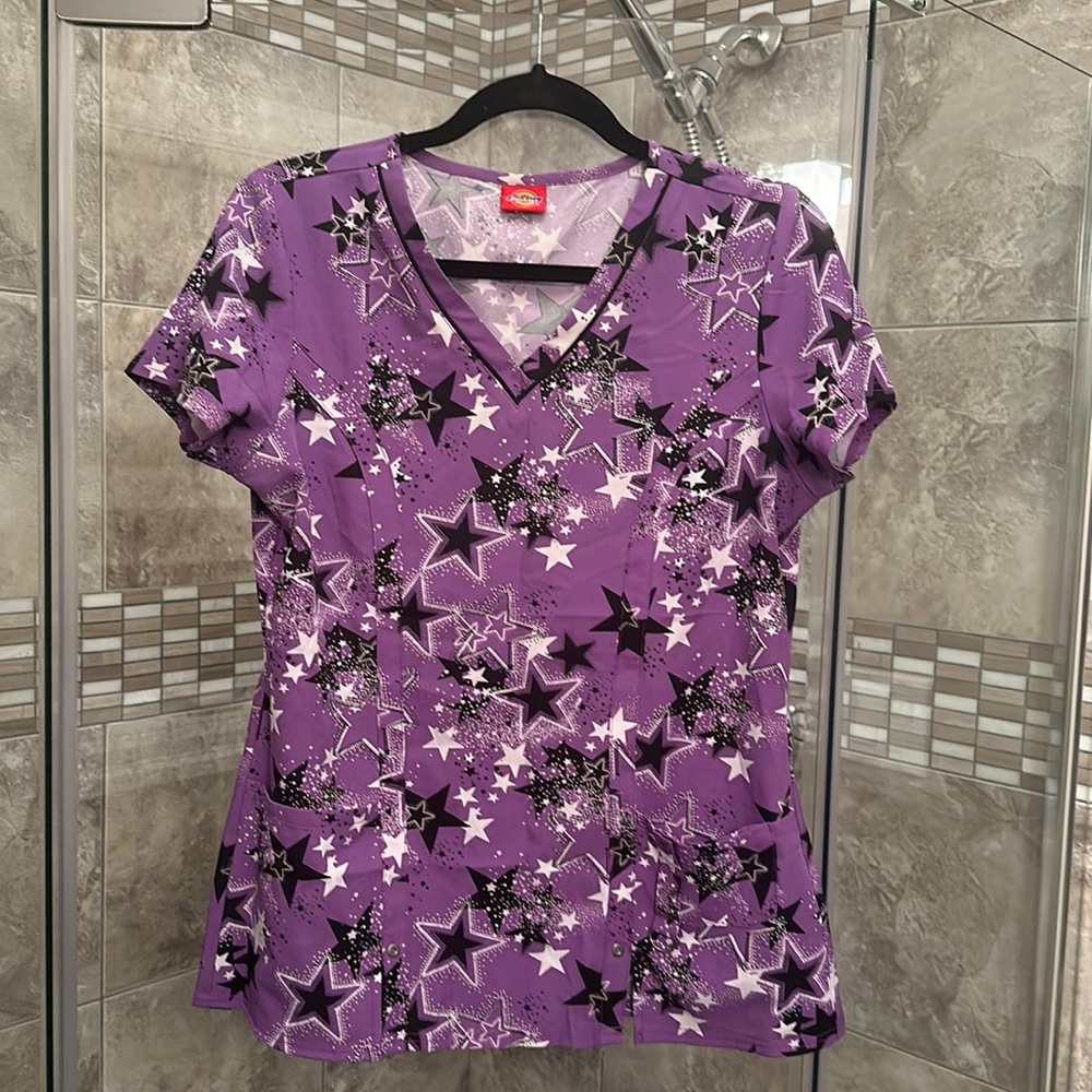Dickies nursing Scrub top. Size small